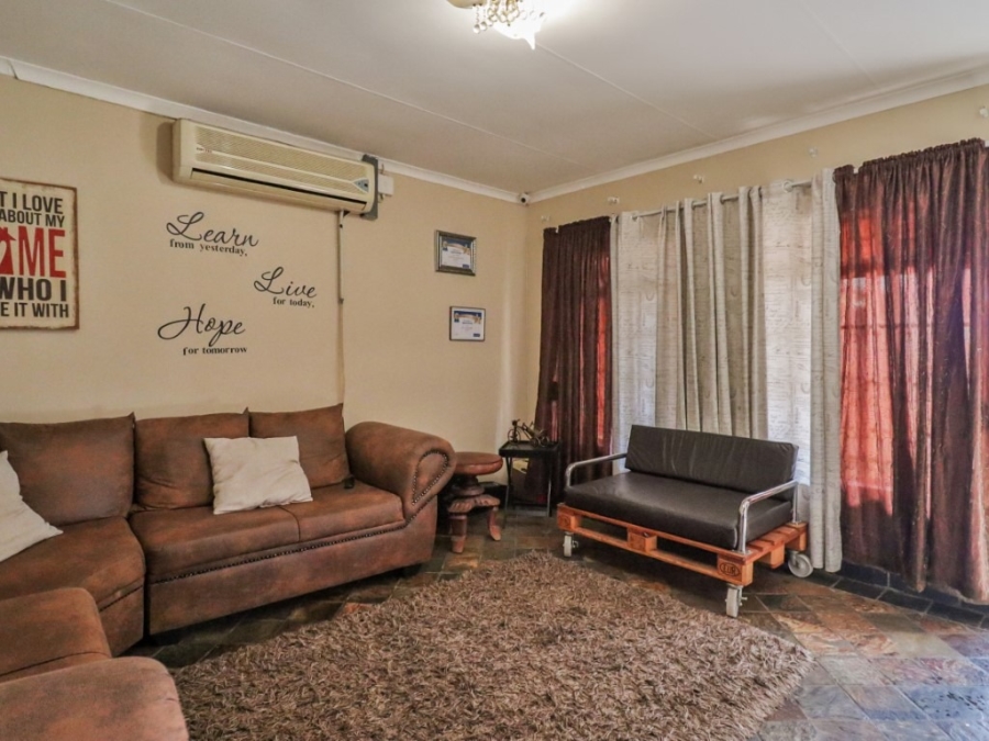 3 Bedroom Property for Sale in Geelhoutpark North West